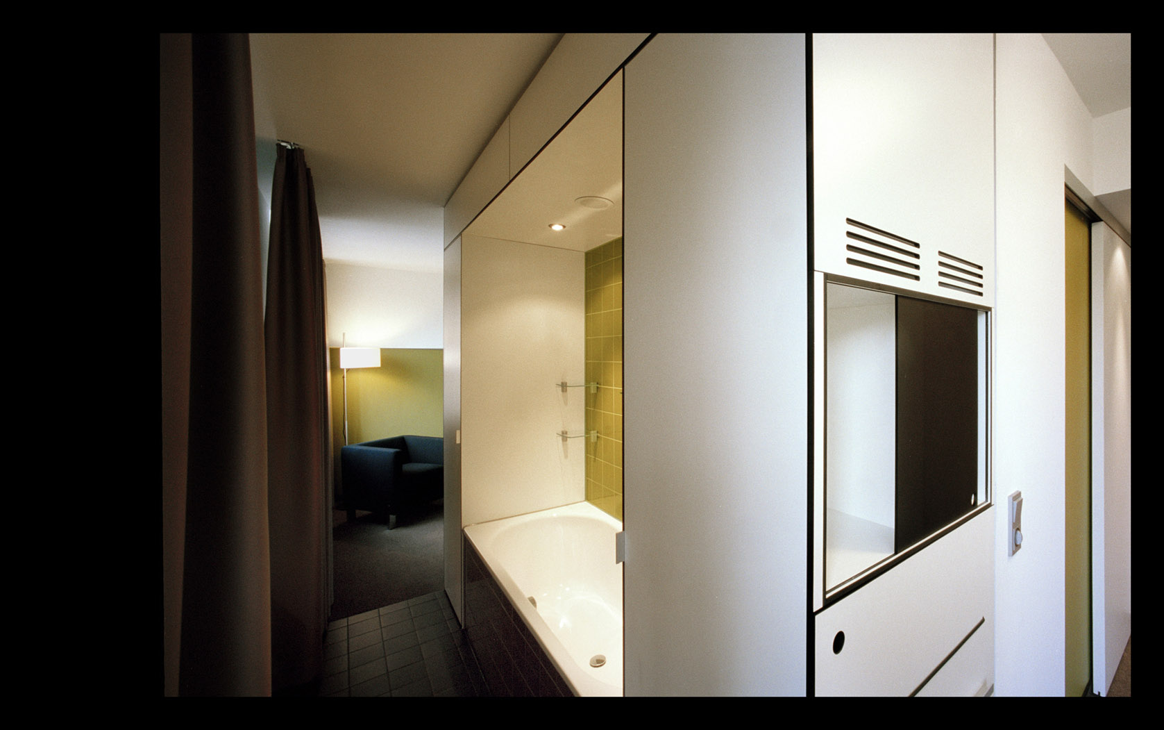 chm 050 suite chartreuse.jpg